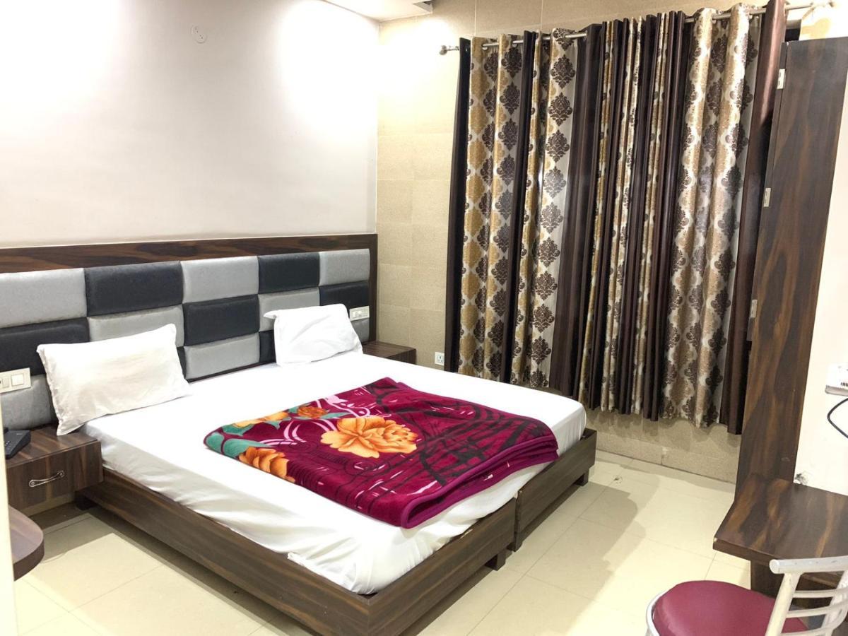 Hotel Sukhman Residency Amritsar Esterno foto
